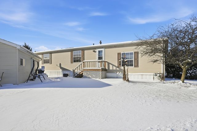 33 Drake Lane, Beecher, IL 60401