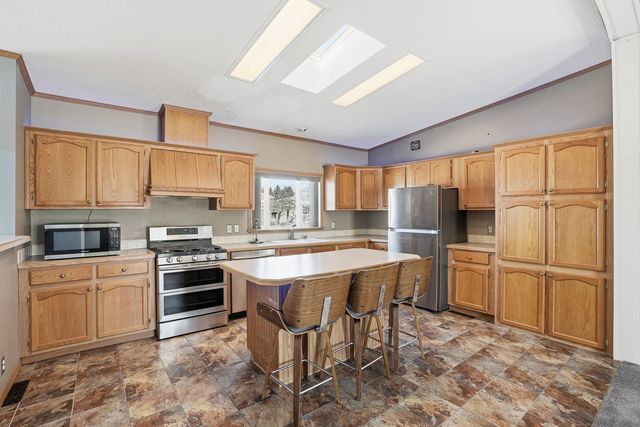 33 Drake Lane, Beecher, IL 60401