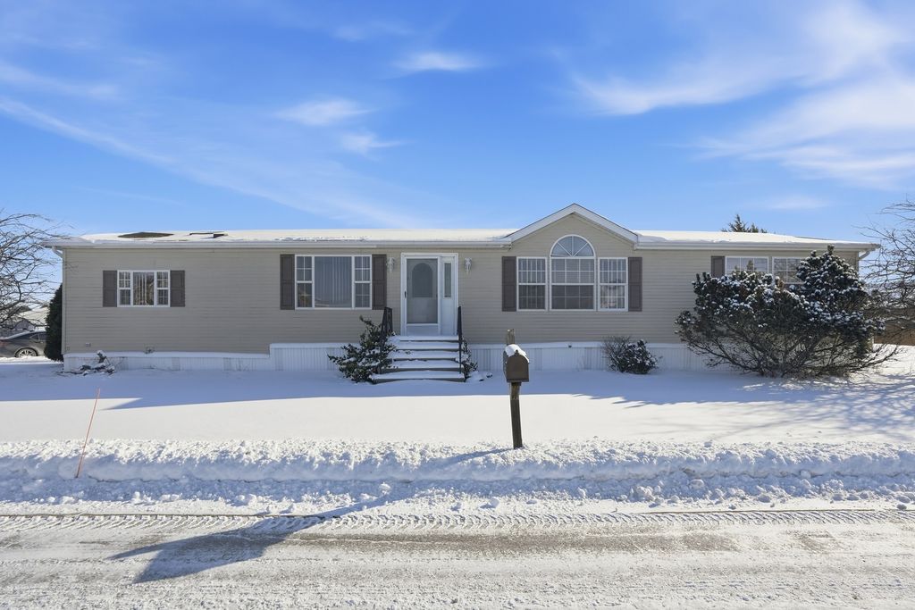 33 Drake Lane, Beecher, IL 60401