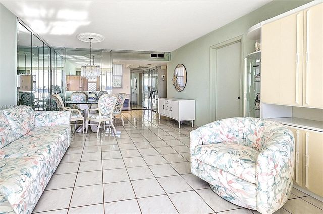 3010 Marcos Dr R311, Aventura, FL 33160