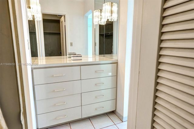 3010 Marcos Dr R311, Aventura, FL 33160