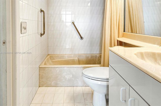 3010 Marcos Dr R311, Aventura, FL 33160