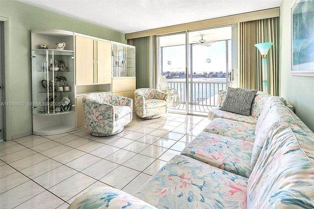 3010 Marcos Dr R311, Aventura, FL 33160