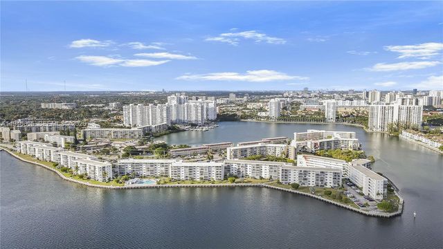 3010 Marcos Dr R311, Aventura, FL 33160