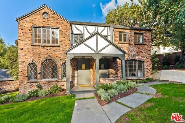 3486 Oak Glen Drive, Los Angeles, CA 90068