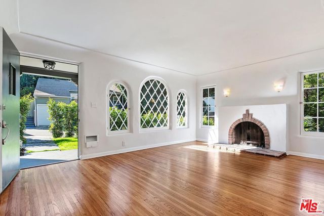 3486 Oak Glen Drive, Los Angeles, CA 90068