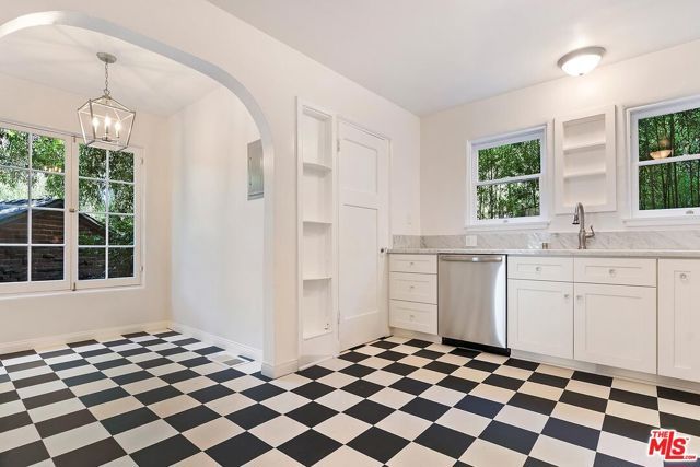 3486 Oak Glen Drive, Los Angeles, CA 90068