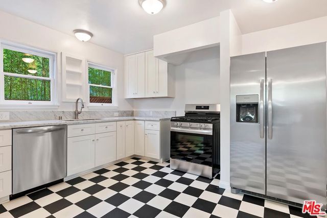 3486 Oak Glen Drive, Los Angeles, CA 90068