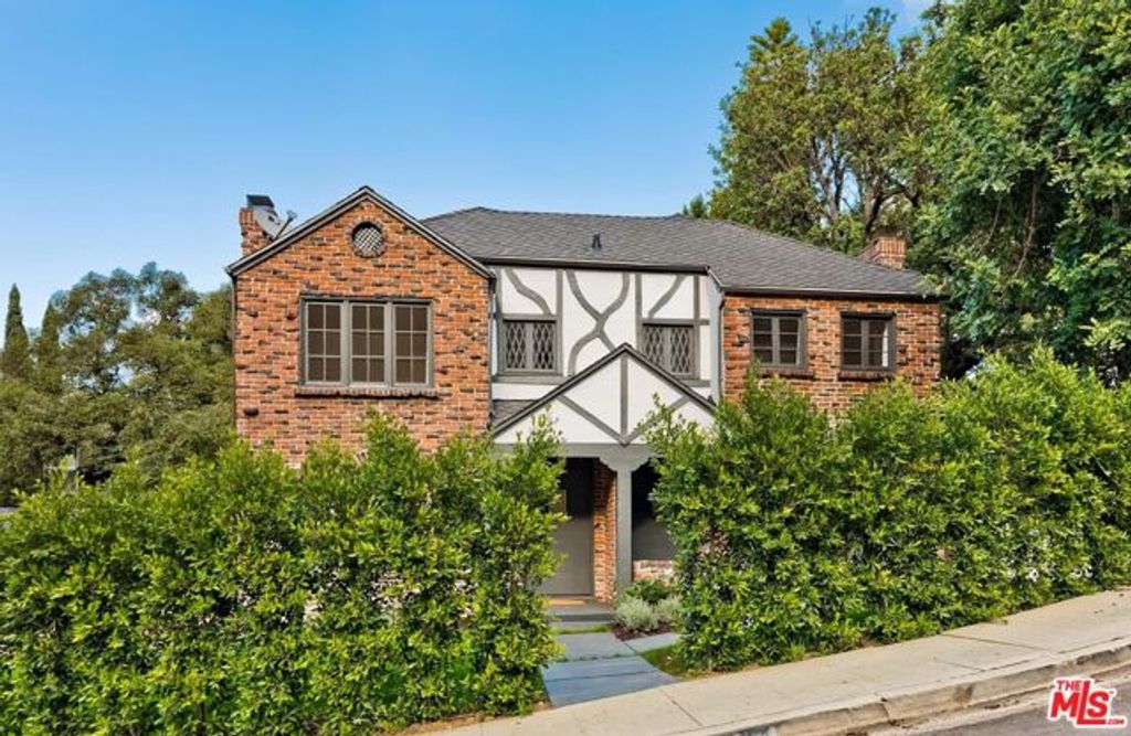 3486 Oak Glen Drive, Los Angeles, CA 90068