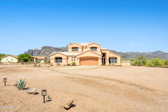83 S GERONIMO Road, Apache Junction, AZ 85119