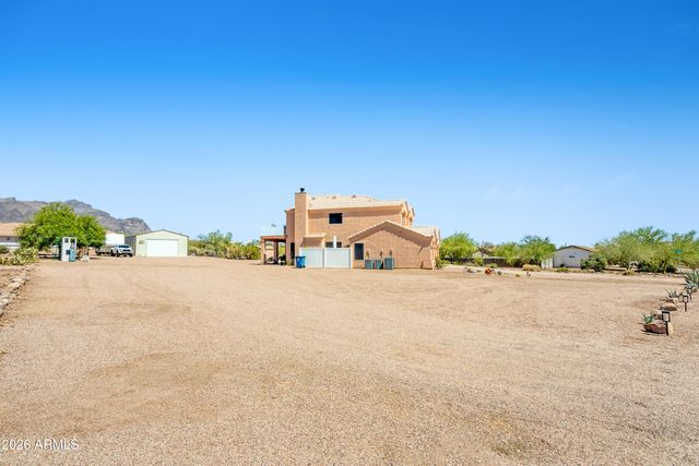 83 S GERONIMO Road, Apache Junction, AZ 85119
