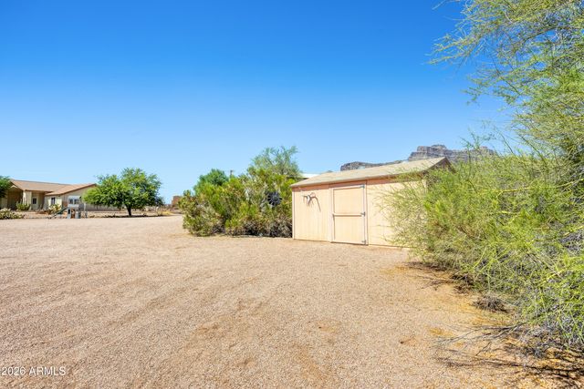 83 S GERONIMO Road, Apache Junction, AZ 85119