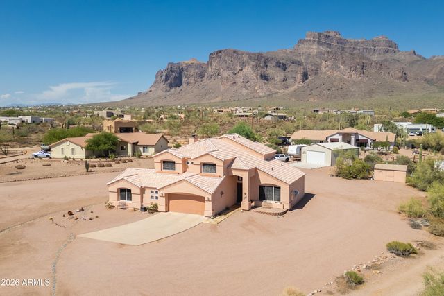 83 S GERONIMO Road, Apache Junction, AZ 85119