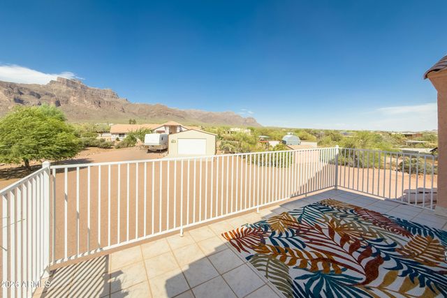 83 S GERONIMO Road, Apache Junction, AZ 85119