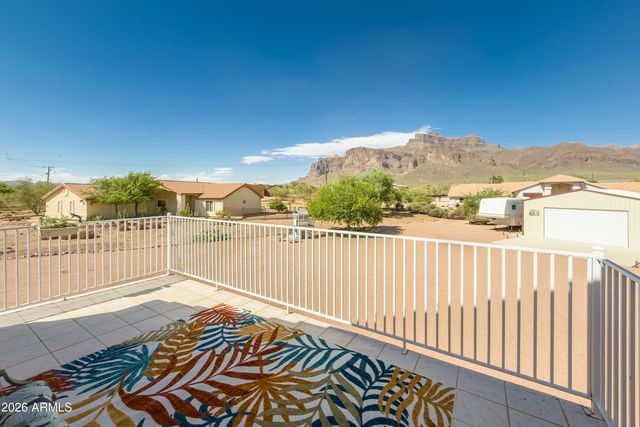 83 S GERONIMO Road, Apache Junction, AZ 85119