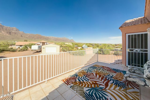83 S GERONIMO Road, Apache Junction, AZ 85119
