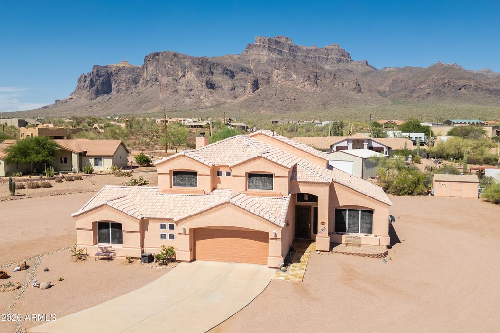 83 S GERONIMO Road, Apache Junction, AZ 85119
