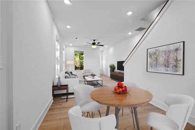 588 S Willow Avenue 2, Fayetteville, AR 72701