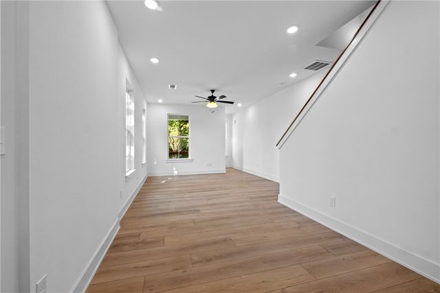 588 S Willow Avenue 2, Fayetteville, AR 72701