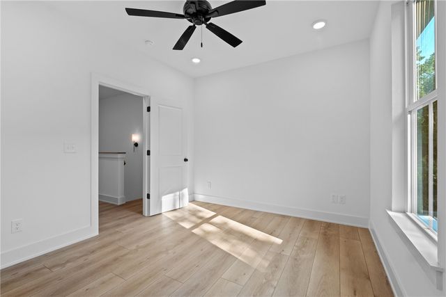 588 S Willow Avenue 2, Fayetteville, AR 72701