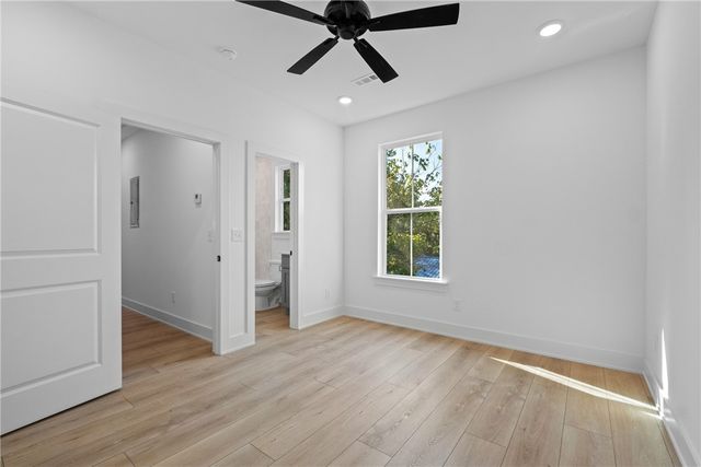 588 S Willow Avenue 2, Fayetteville, AR 72701