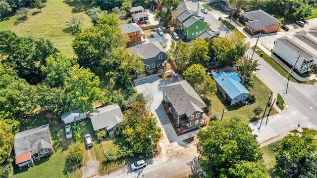 588 S Willow Avenue 2, Fayetteville, AR 72701