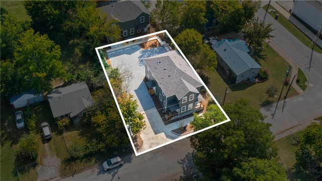 588 S Willow Avenue 2, Fayetteville, AR 72701