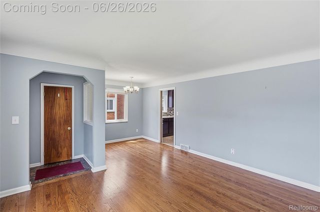 24671 Kenosha Street, Oak Park, MI 48237