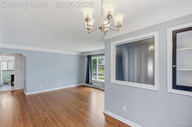 24671 Kenosha Street, Oak Park, MI 48237