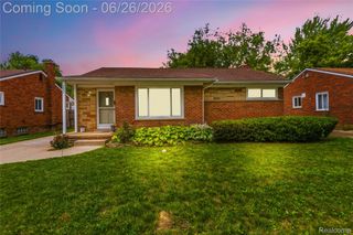 24671 Kenosha Street, Oak Park, MI 48237