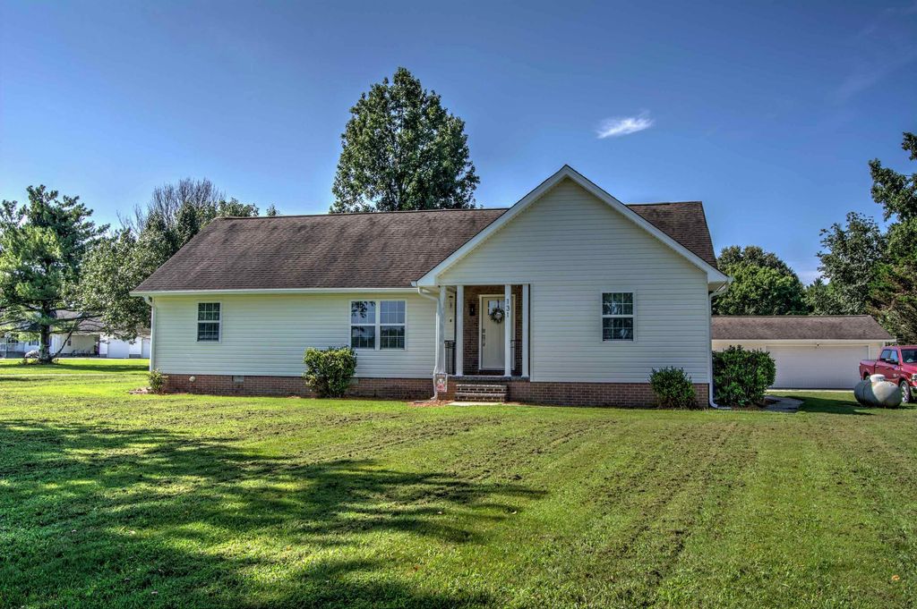 131 Prater Road, Trenton, GA 30752