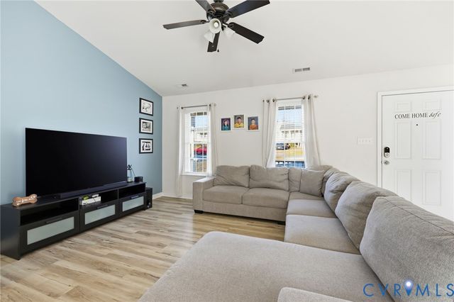 109 St Charles Pl, Aylett, VA 23009