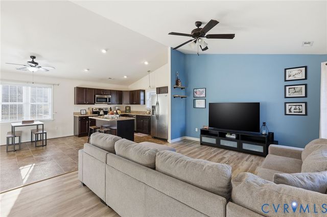 109 St Charles Pl, Aylett, VA 23009