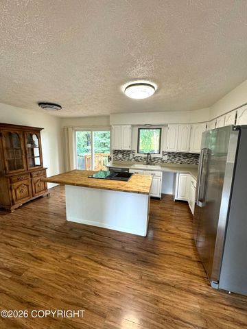 2241 Sues Way, Anchorage, AK 99516