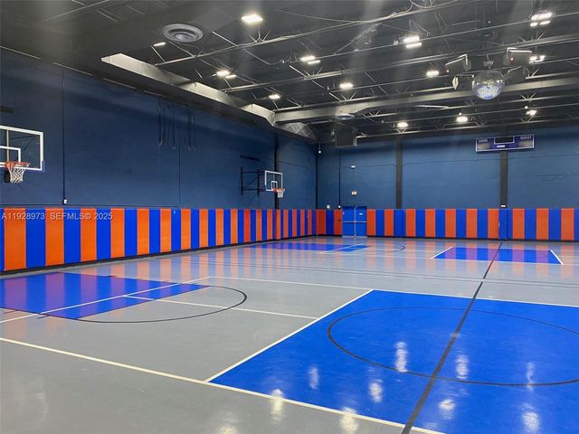 419 Lakeview Dr 201, Weston, FL 33326