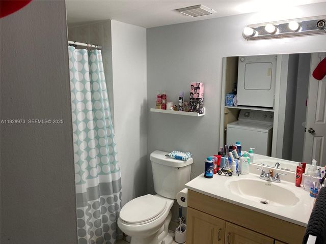 419 Lakeview Dr 201, Weston, FL 33326