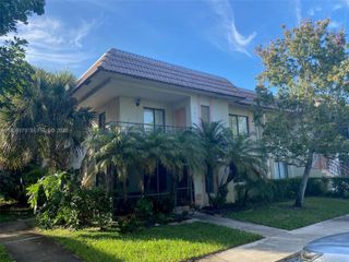 419 Lakeview Dr 201, Weston, FL 33326