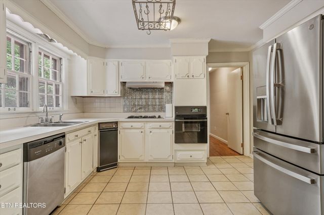 5403 E Sunset Rd, Knoxville, TN 37914