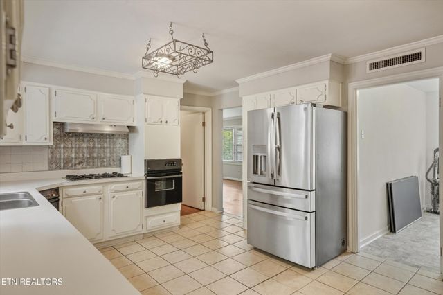 5403 E Sunset Rd, Knoxville, TN 37914