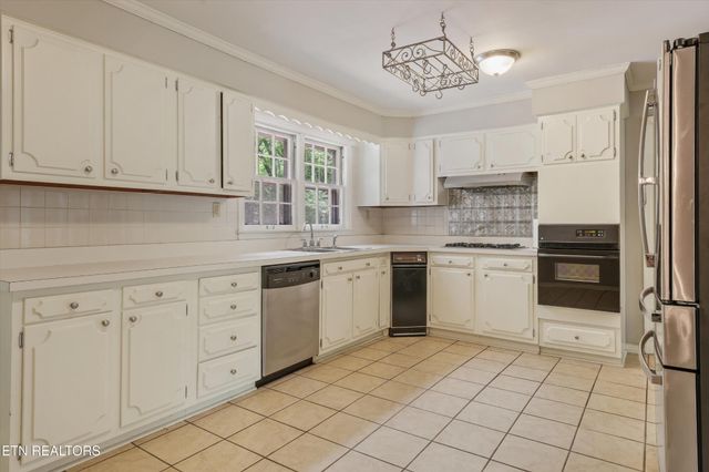 5403 E Sunset Rd, Knoxville, TN 37914