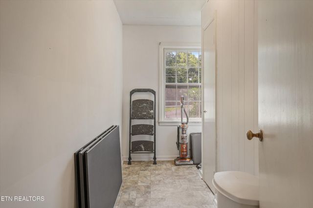5403 E Sunset Rd, Knoxville, TN 37914