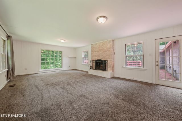 5403 E Sunset Rd, Knoxville, TN 37914