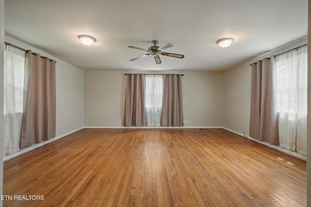 5403 E Sunset Rd, Knoxville, TN 37914