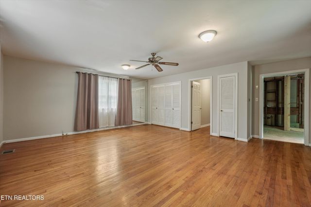 5403 E Sunset Rd, Knoxville, TN 37914