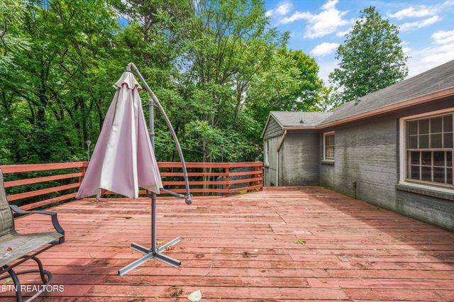 5403 E Sunset Rd, Knoxville, TN 37914