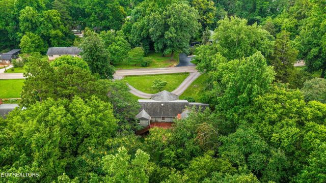 5403 E Sunset Rd, Knoxville, TN 37914