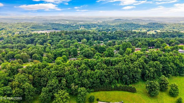 5403 E Sunset Rd, Knoxville, TN 37914