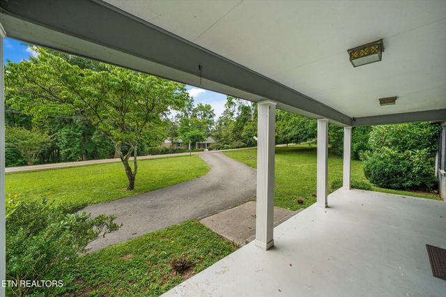 5403 E Sunset Rd, Knoxville, TN 37914