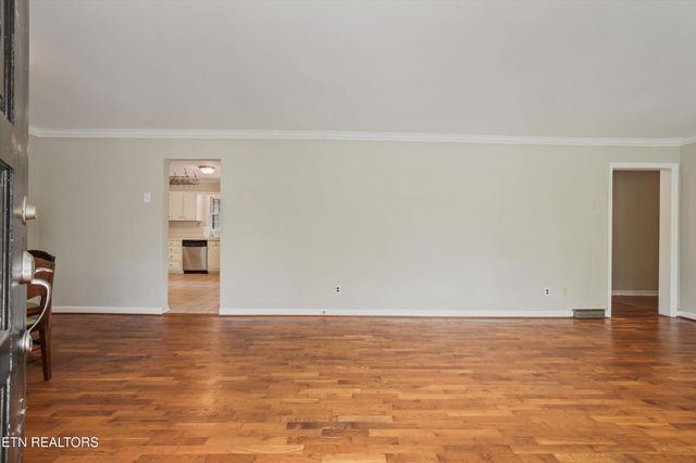 5403 E Sunset Rd, Knoxville, TN 37914