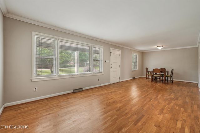 5403 E Sunset Rd, Knoxville, TN 37914